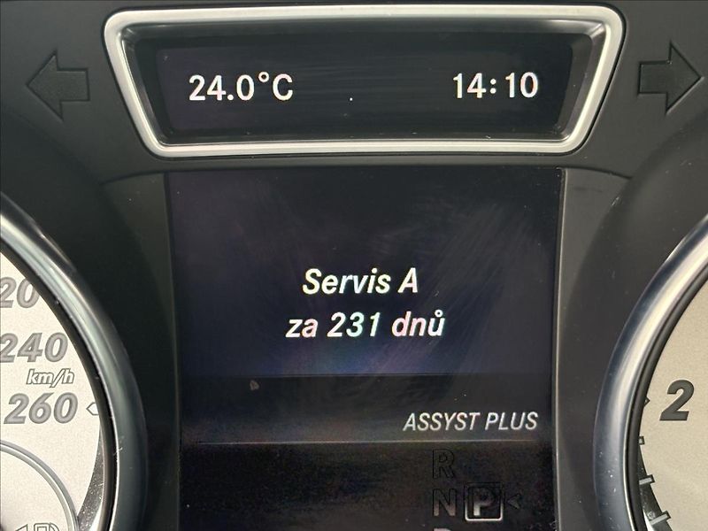 Mercedes-Benz CLA 2,2 220d 130kW,Bi-Xen,Kamera - fotka 23 z 35