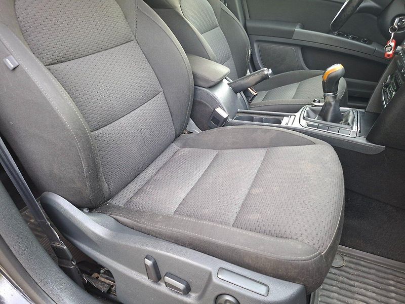 Škoda Superb (2010) 2.0TDI 103kW 6MN -TAŽ.ZAŘÍZENÍ - fotka 17 z 30