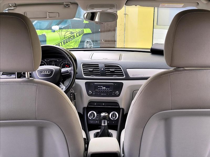 Audi Q3 2,0 TFSi Quattro SERV.KNÍŽKA - fotka 19 z 47