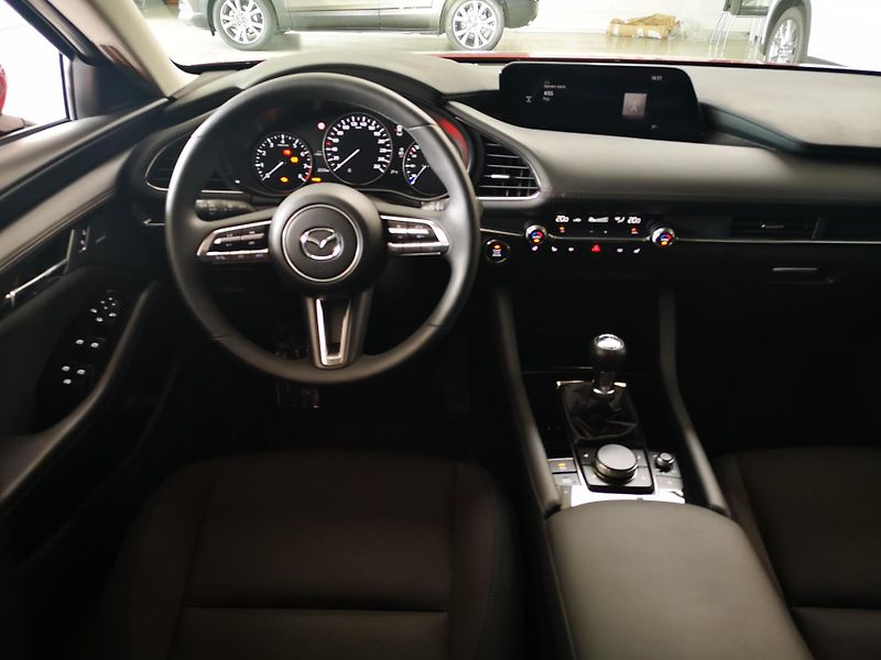 Mazda 3 (2026) 2.5i CentreLine + STYLE paket  - fotka 8 z 10