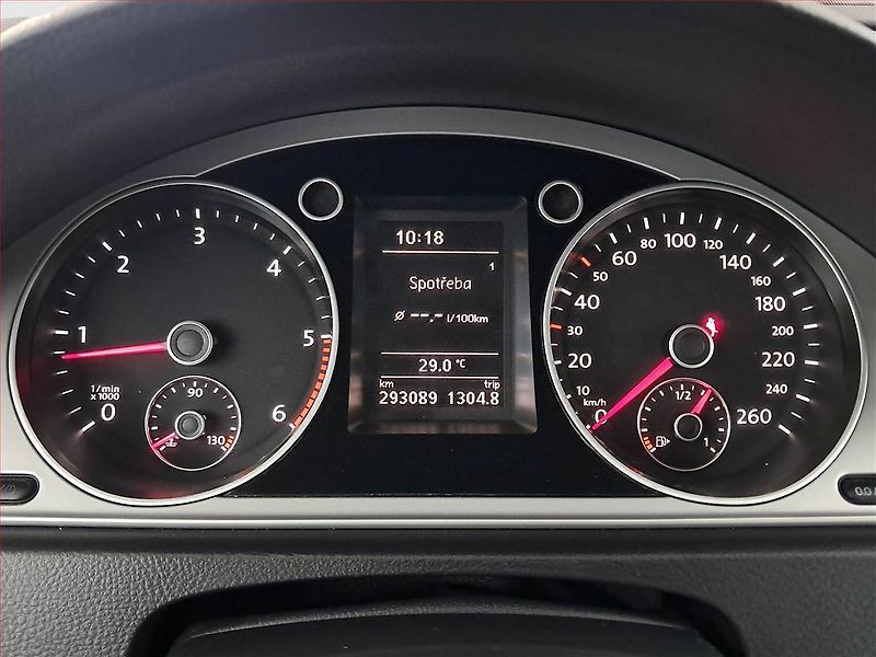 Volkswagen Passat (2013) 1.6 TDI, Navi, Tempomat - fotka 11 z 18