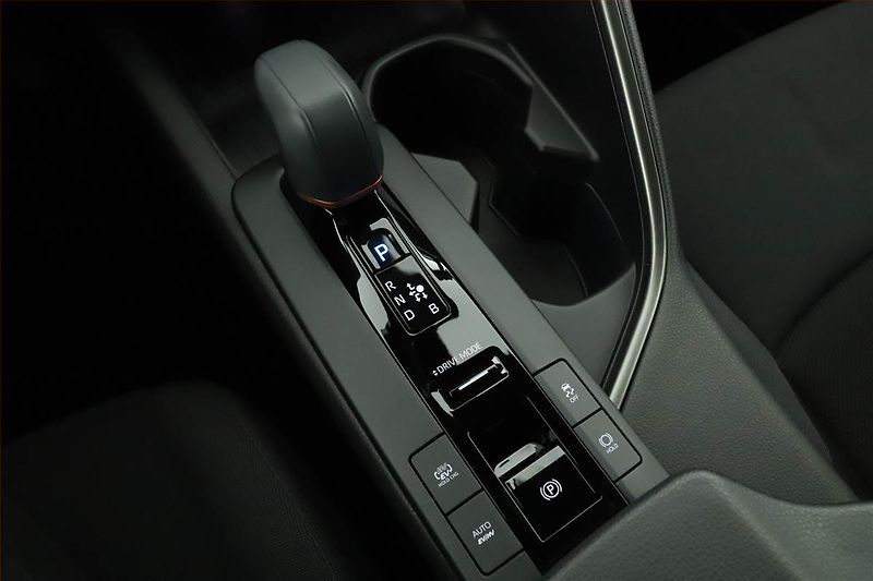 Toyota C-HR (2025) 2.0 Plug-in - fotka 12 z 20