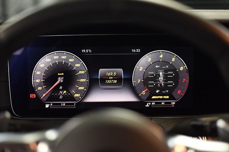 Mercedes-Benz Třídy E E53 AMG - fotka 11 z 22
