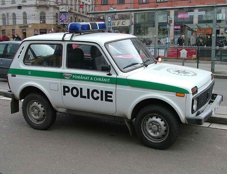 V 70. letech začaly být policejní vozy žluté