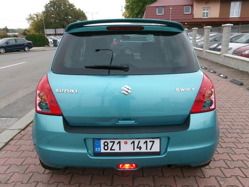 Suzuki Swift (2009) 1,3i KLIMA - ZADÁNO - fotka 7 z 26