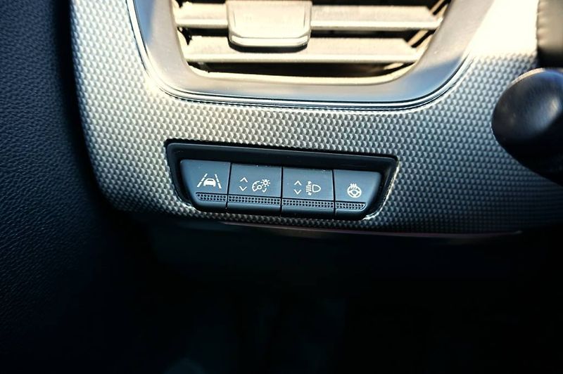 Renault Arkana (2021) INTENSE 1,6 E-TECH 105 kW - fotka 49 z 57