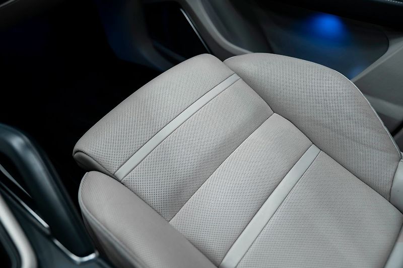 Porsche Cayenne Turbo - fotka 16 z 20