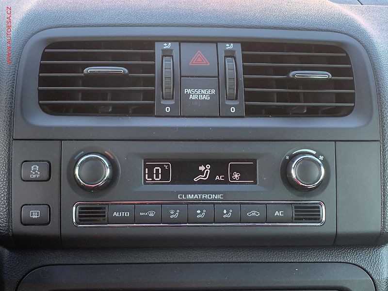 Škoda Fabia (2010) 1.4 TSi, RS, DSG - fotka 16 z 20