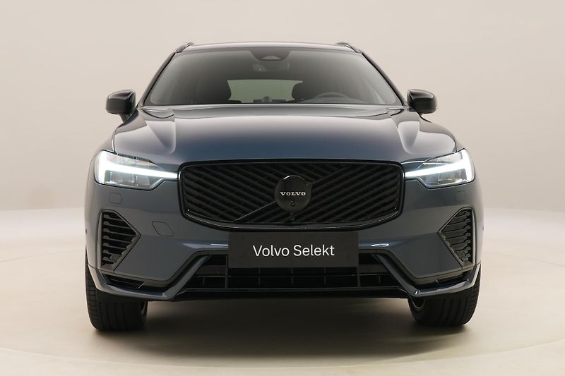 Volvo XC60 T8 AWD RECHARGE BLACK EDITION - fotka 16 z 63