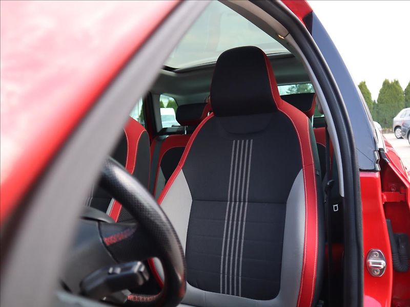 Škoda Fabia 1,2 TSI 81kW Monte Carlo DSG - fotka 29 z 37