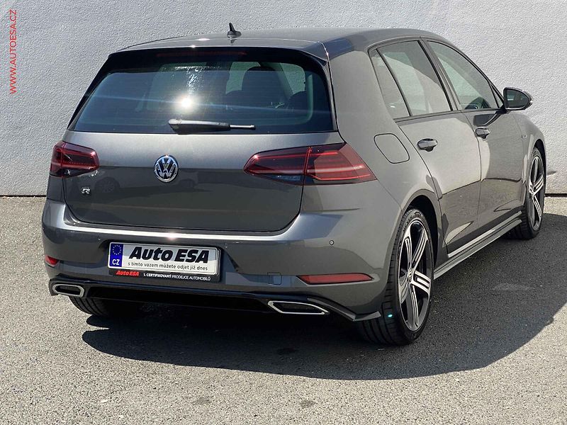 Volkswagen Golf (2018) 1.4 TSi, R-Line, navi, LED - fotka 4 z 17