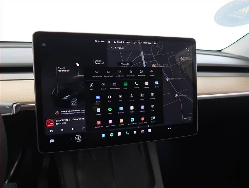Tesla Model Y (2023) Long Range AWD 79kWh, SoH 91% - fotka 17 z 33