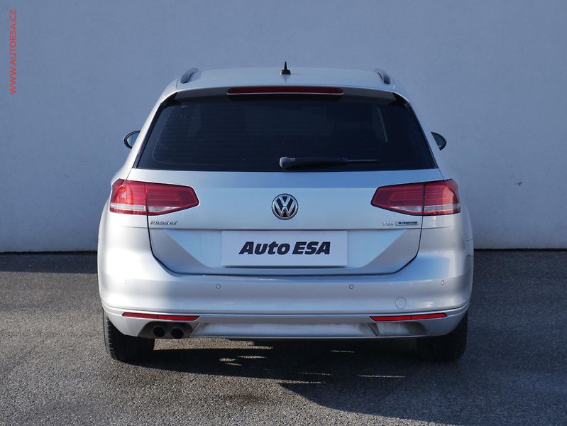 Volkswagen Passat (2015) 2.0TDi, AT, navi, LED - fotka 5 z 26