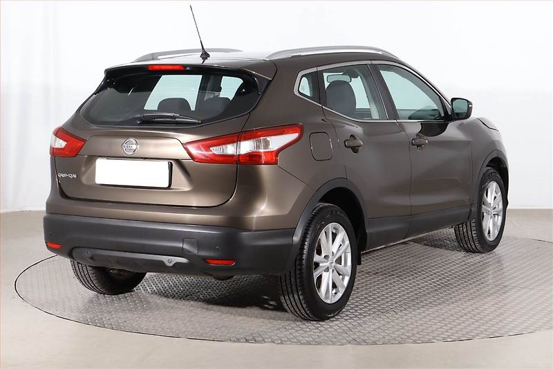 Nissan Qashqai (2016) 1.6 dCi, 4X4, Serv.kniha - fotka 5 z 25