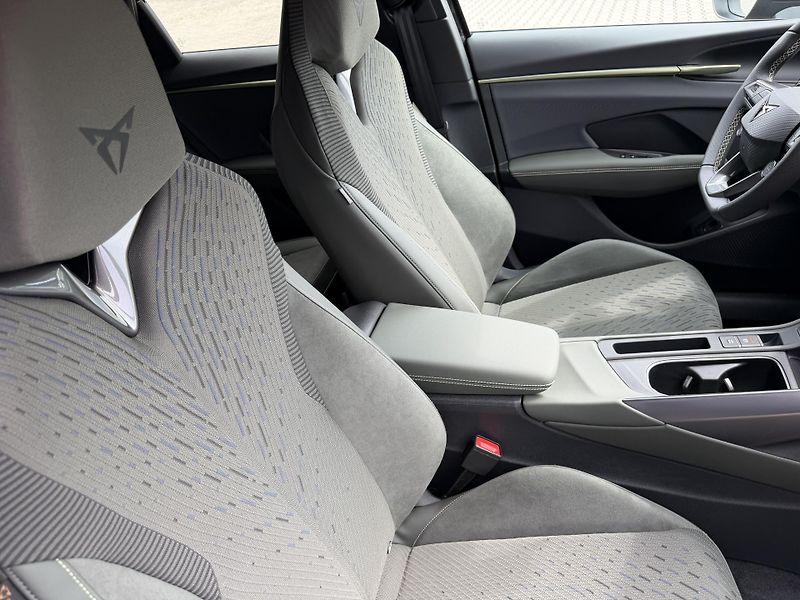 Cupra Terramar (2026) 2.0TSI 150kW 4WD TRIBE R20 CZ! - fotka 29 z 39