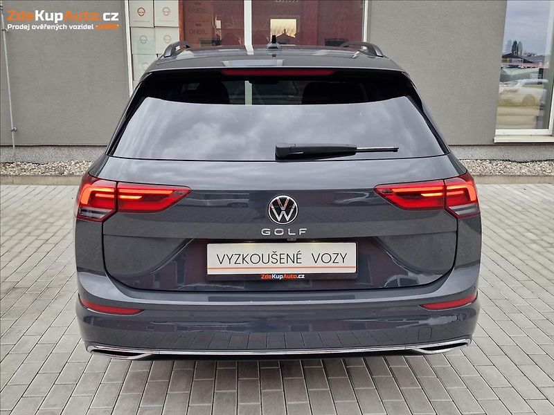 Volkswagen Golf 2.0TDI 110kW DSG Style, 1.Maj - fotka 9 z 50
