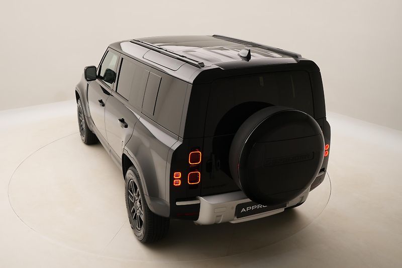 Land Rover Defender 110 D200 S AWD AUT CZ 1.maj. - fotka 17 z 47