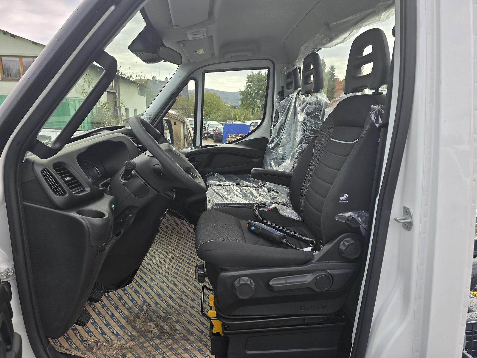 Iveco Daily NOSIČ KONTEJNERŮ DO 3,5 TUNY! — foto 9