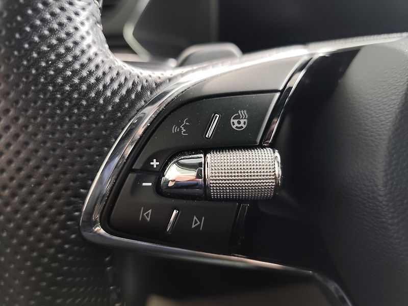 Škoda Superb (2023) 2.0TDi 110kW Sportline DSG - fotka 12 z 25