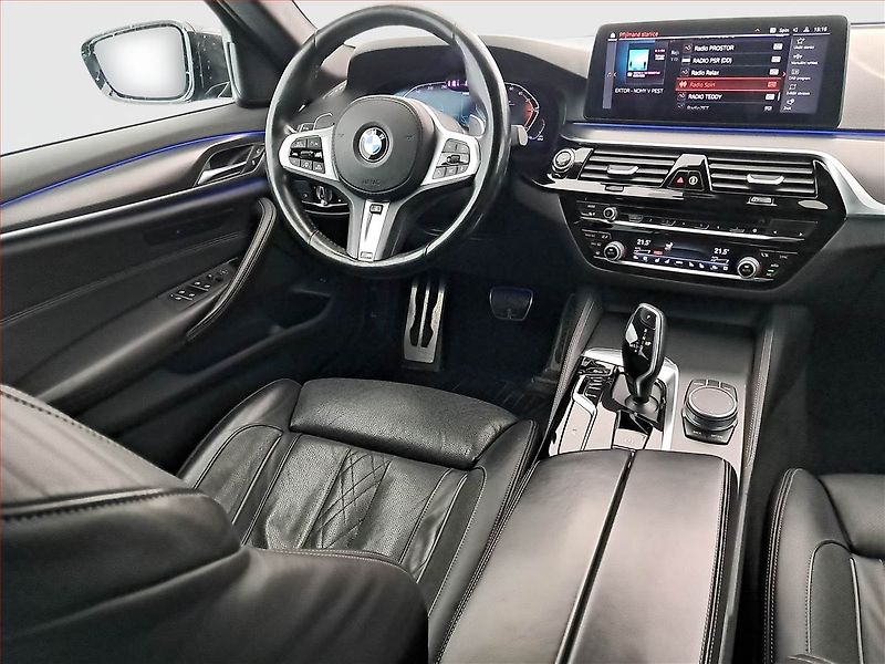 BMW Řada 5 (2021) 540d xDrive - fotka 7 z 16