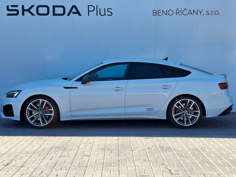 Audi A5 (2024) S-LINE Quattro DSG 2,0TSi 195k - fotka 3 z 35