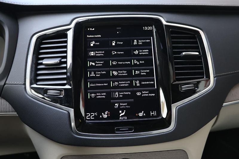 Volvo XC90 (2021) T8 AWD Plug-in Hybrid - fotka 15 z 25