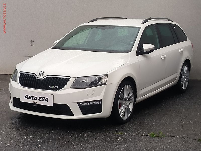 Škoda Octavia (2014) 2.0 TDi, Bixen, navi, park - fotka 3 z 21