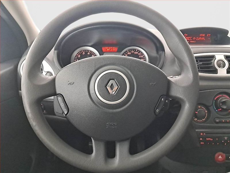 Renault Clio (2010) 1.2 16V , Serv.kniha, Tempomat - fotka 14 z 19