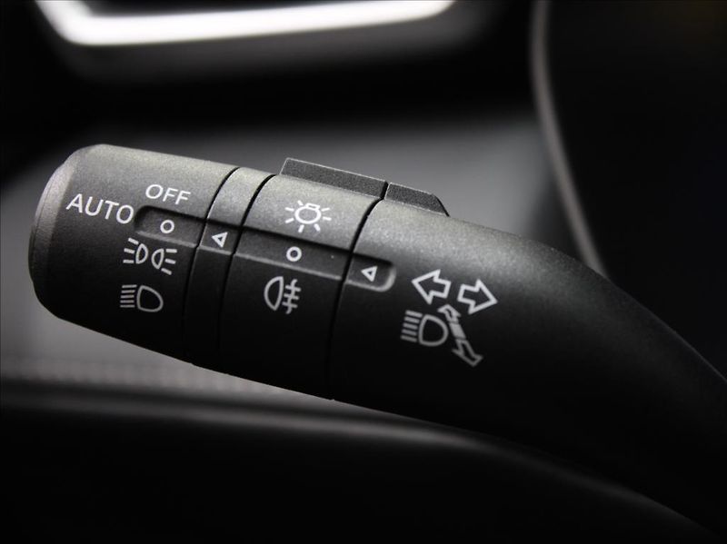 MG ZS 1,5 Hybrid+ Exclusive 26tkm.ČR - fotka 23 z 27
