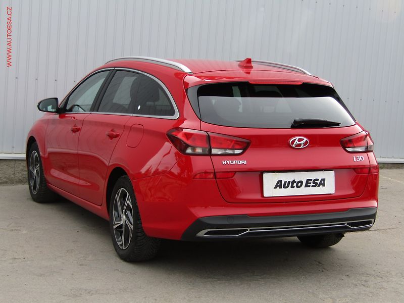 Hyundai i30 (2023) 1.0 T-GDi, ČR, AC, tempo - fotka 6 z 20
