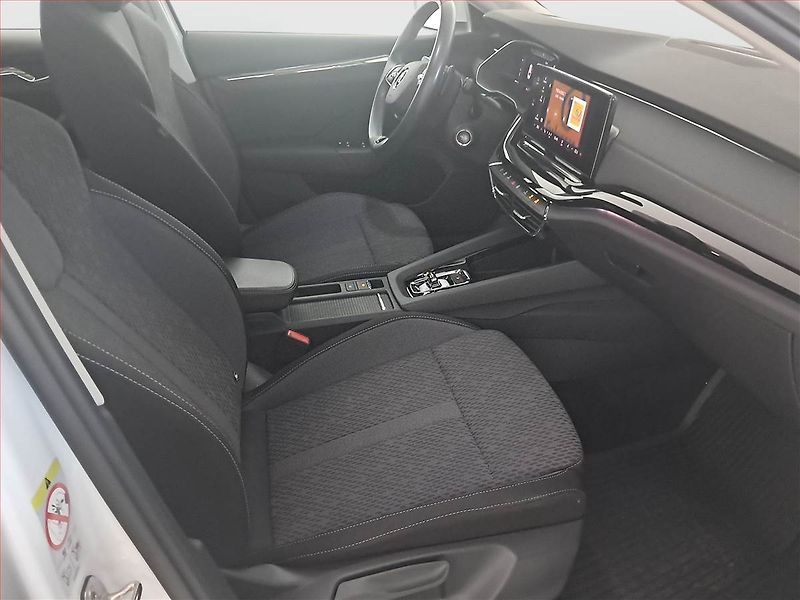Škoda Octavia (2023) 2.0 TDI - fotka 9 z 22