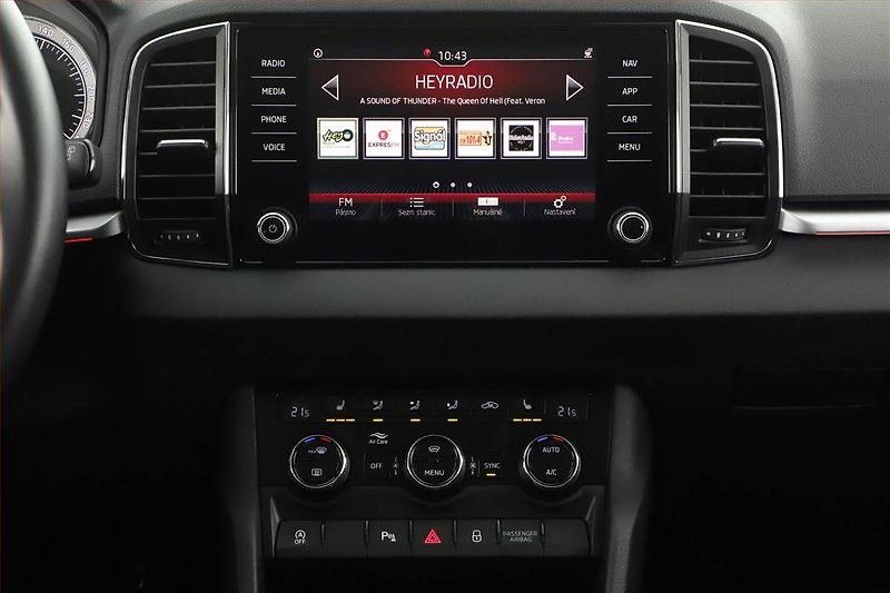 Škoda Karoq (2019) 1.6 TDI, Automat, Navi - fotka 13 z 18