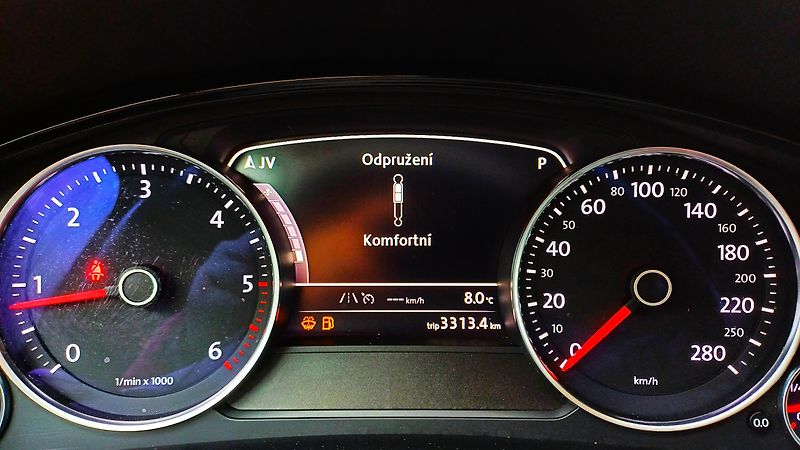 Volkswagen Touareg 3.0 TDI 193kW R-LINE-WEBASTO- - fotka 30 z 50