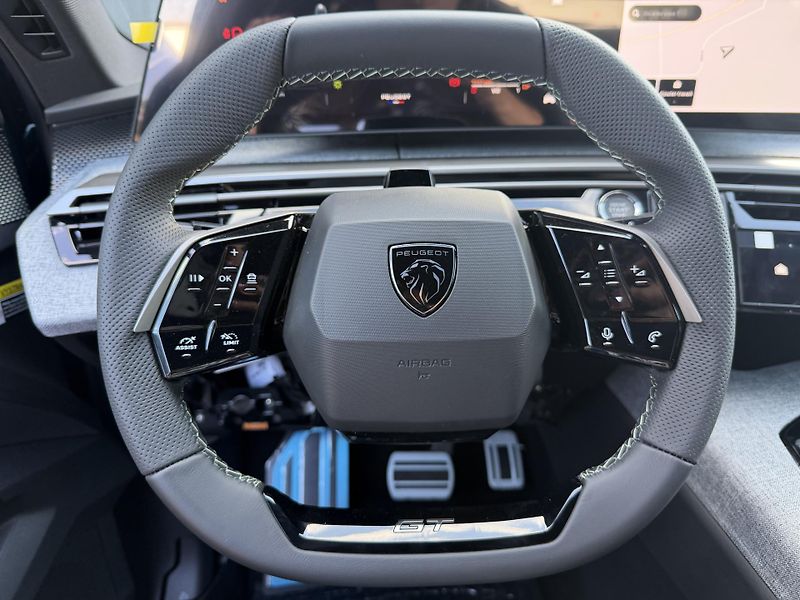 Peugeot 5008 (2026) GT Hybrid 145 e-DCS6 SUMMER BL - fotka 18 z 28