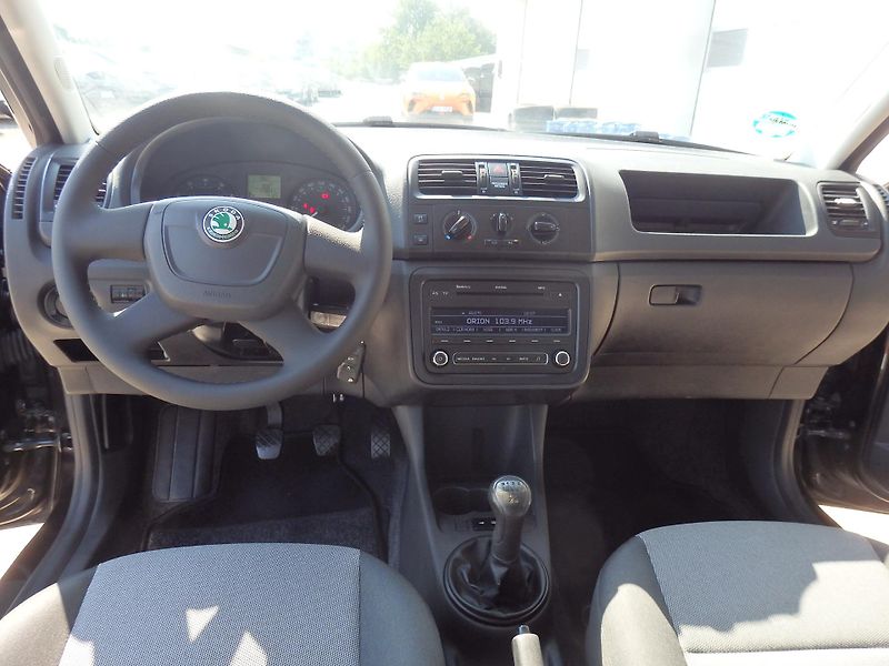 Škoda Fabia COMBI 1.4 16V ASR, KLIMA - fotka 11 z 13
