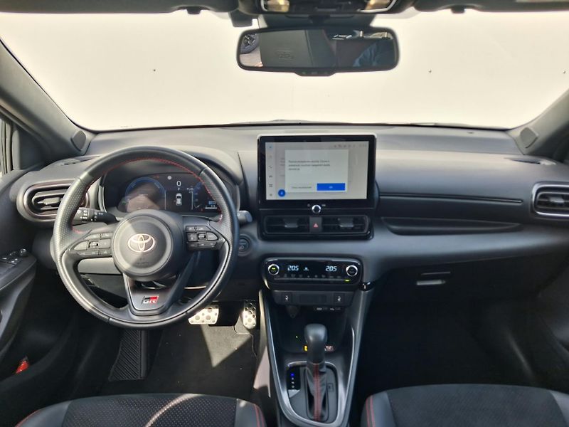 Toyota Yaris 1.5 HSD e-CVT GR-Sport - fotka 5 z 24