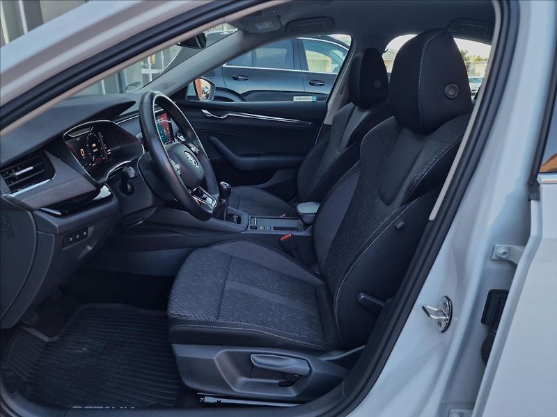 Škoda Octavia 2.0TDI Style, původ ČR,1.Maj. - fotka 19 z 50