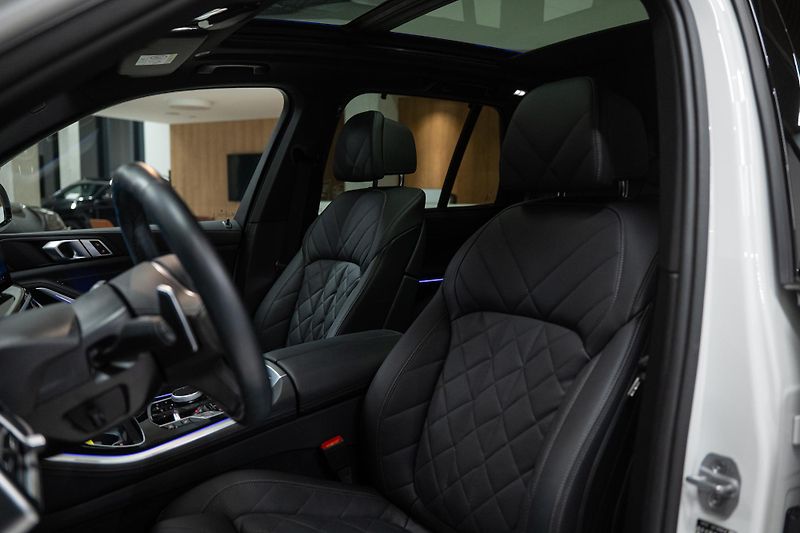BMW X5 (2025) M40xD 250KW NEZÁVISLÉ TAŽNÉ  - fotka 24 z 59