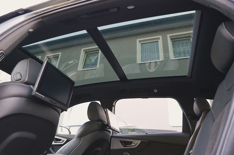 Audi Q7 (2016) 3.0TDi Q S-Line 1.MAJ./ VÝBAVA - fotka 16 z 51