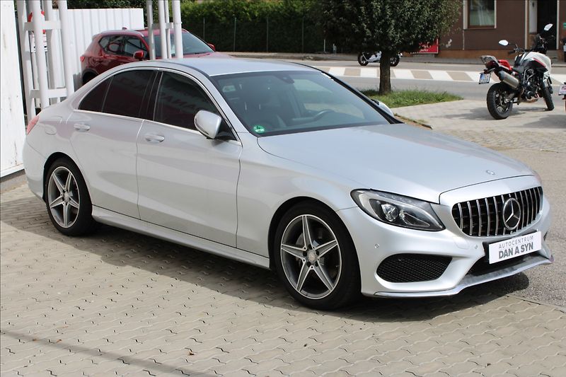 Mercedes-Benz Třídy C 1,6 200d AMG line - fotka 2 z 4