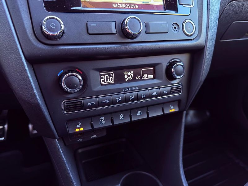 Škoda Rapid 1.4 TSi Elegance DSG Spaceback - fotka 20 z 25