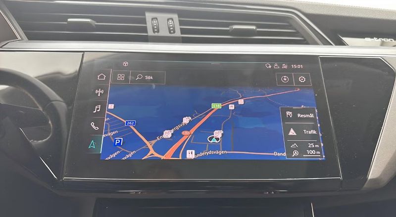Audi e-tron 55 Quattro Tažné Panorama LED  - fotka 16 z 19