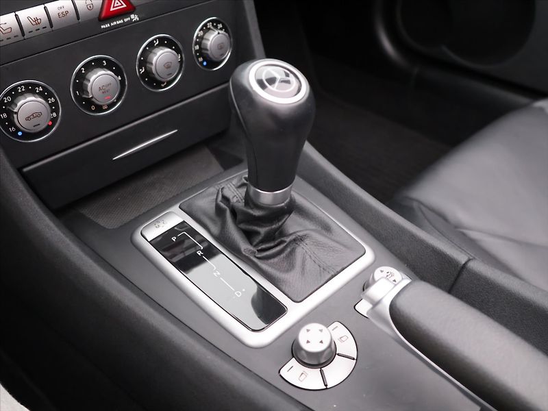 Mercedes-Benz SLK 3.5 350 V6 200kW Serv.kniha - fotka 29 z 38