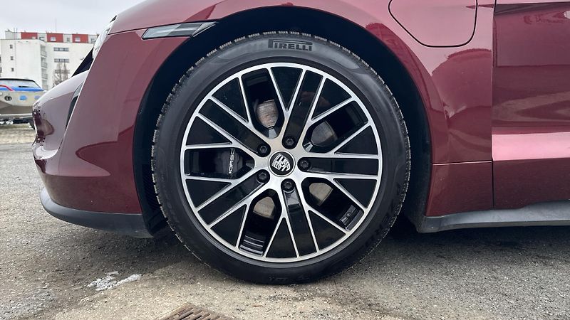 Porsche Taycan Sport Turismo - fotka 9 z 29