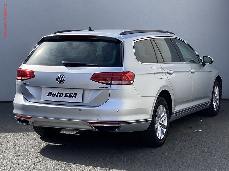 Volkswagen Passat (2018) 2.0 TDi 4x4, Comfortline, DSG - fotka 4 z 19