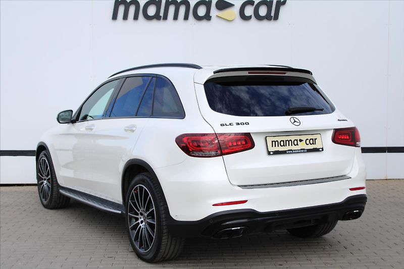 Mercedes-Benz GLC 300 4MATIC 190kW AMG ČR - fotka 5 z 29