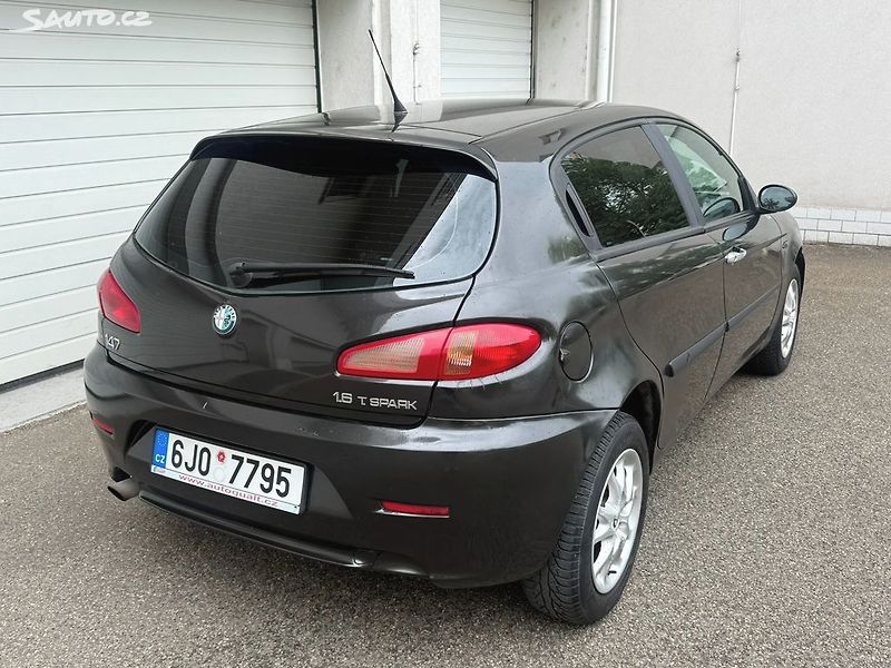 Alfa Romeo 147 (2005) 1.6i, 77kw L+Z pneu - fotka 5 z 19