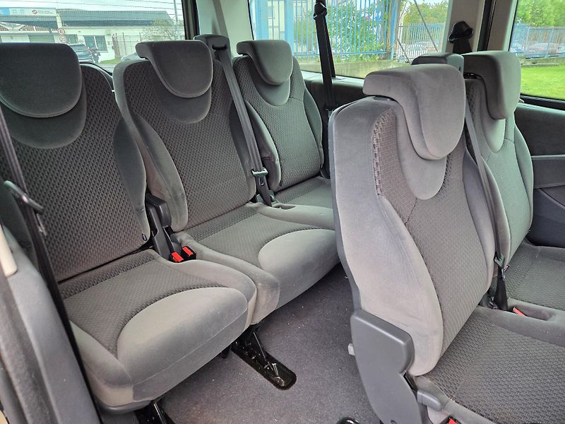 Peugeot Expert Tepee (2014) 2.0 HDI 120Kw Motor 3válce - fotka 18 z 28