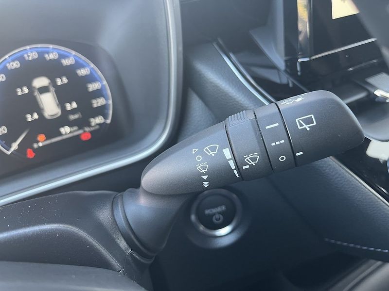 Toyota Corolla 1.8 hybrid Comfort - fotka 15 z 26