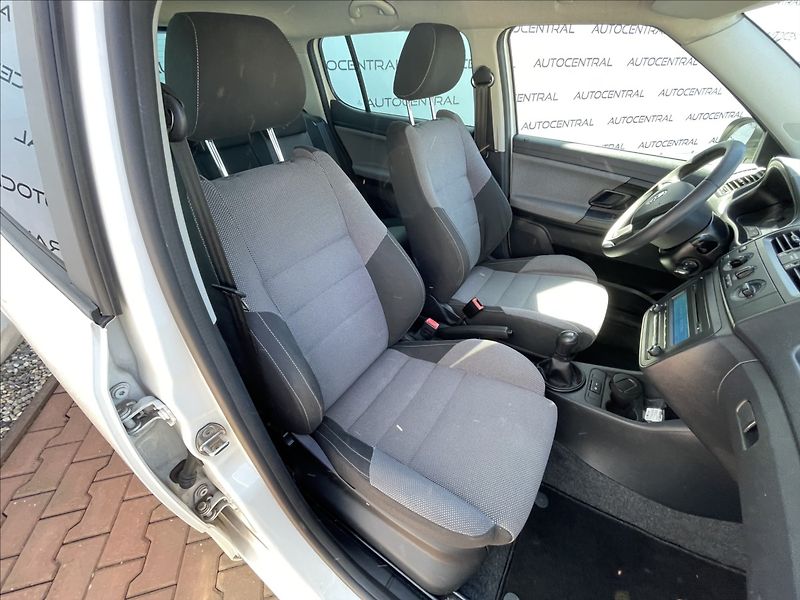 Škoda Fabia 1,2 TSI 63kw klima po servisu - fotka 18 z 20